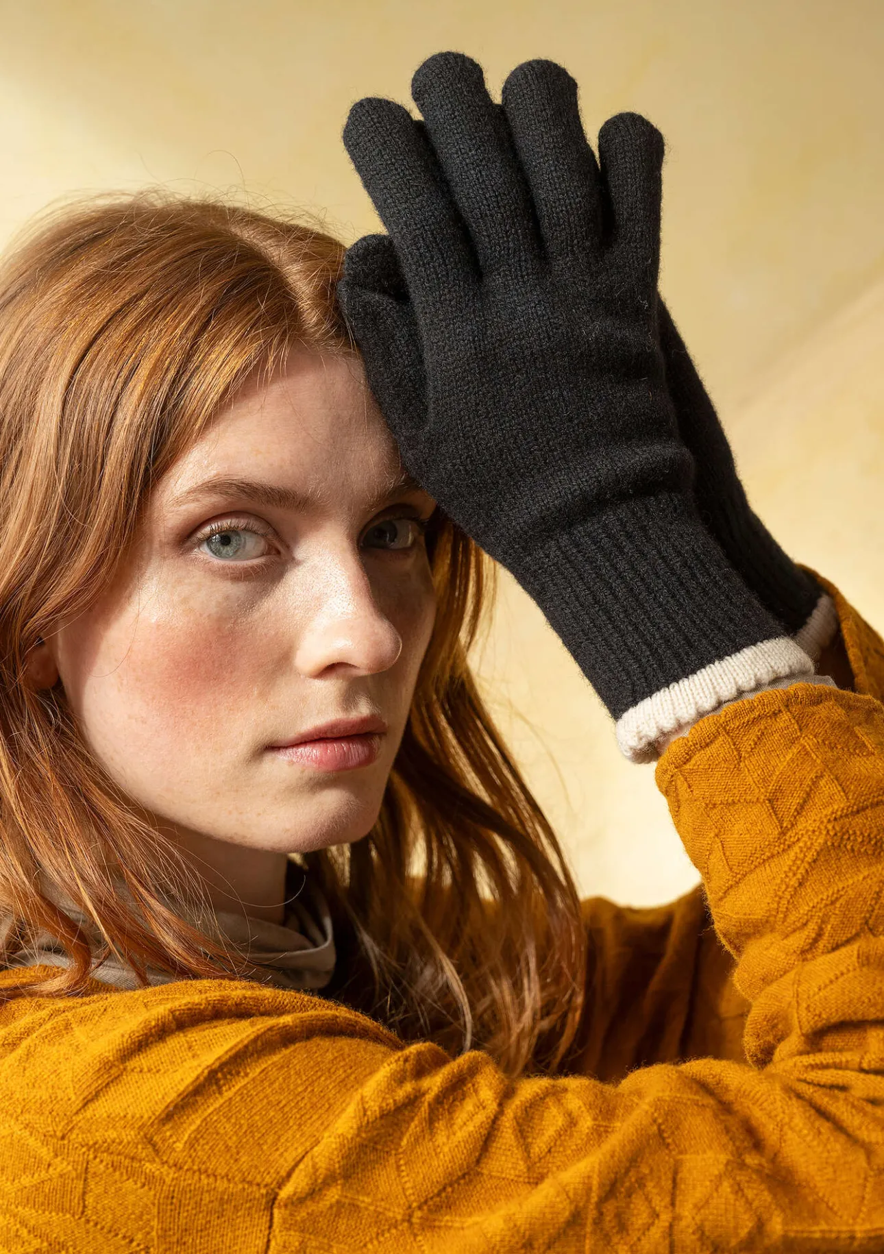 Accessoarer-Gudrun Sjödén Fingervante i lammull Svart