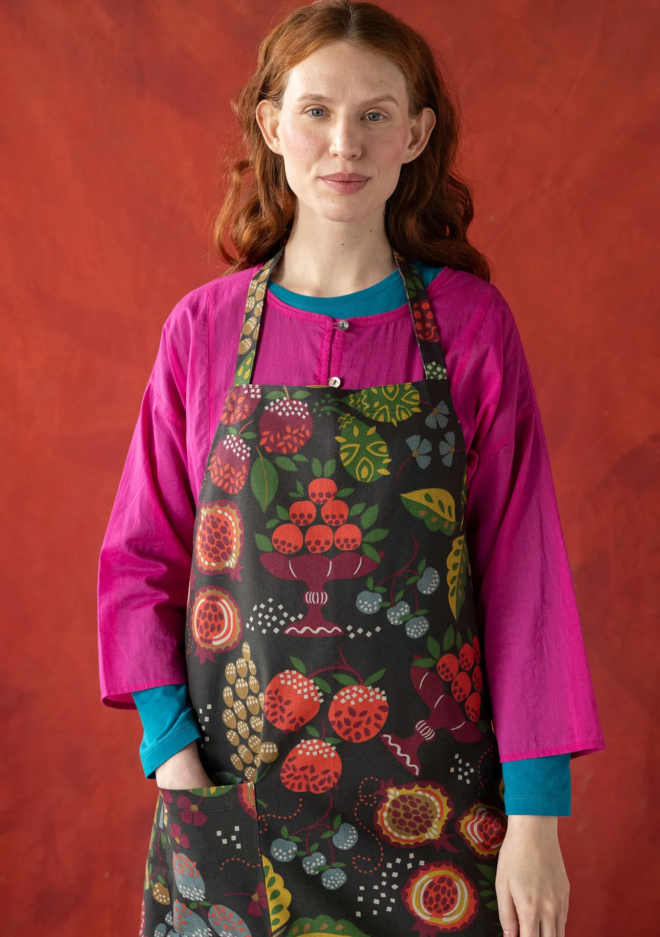 Kök & Matplats-Gudrun Sjödén Förkläde "Fruits" i ekologisk bomull Mörkaskgrå