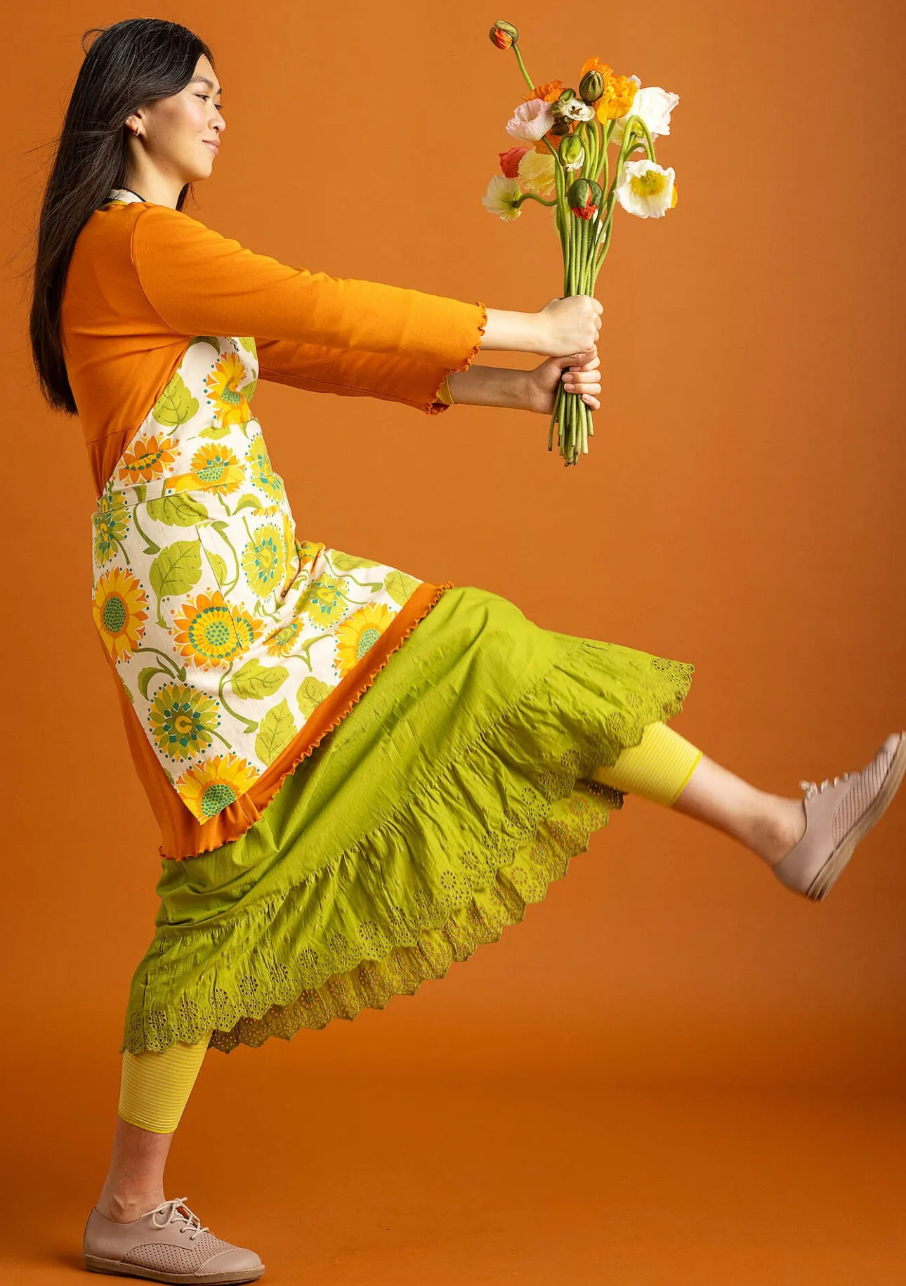 Kök & Matplats-Gudrun Sjödén Förkläde "Sunflower" i ekologisk bomull/ lin Ljussand