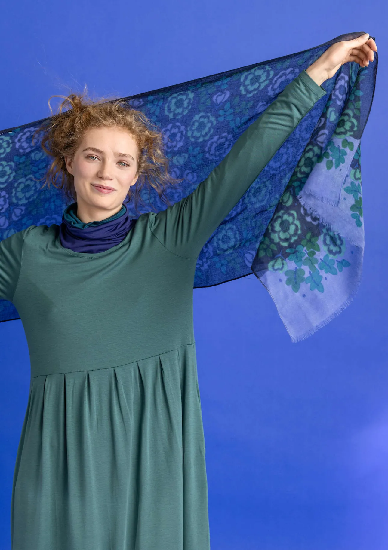 Accessoarer-Gudrun Sjödén Sjal "Astrid" i ull Mörkindigo