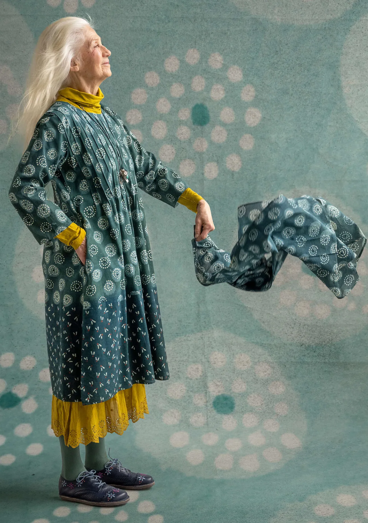 Accessoarer-Gudrun Sjödén Sjal "Clay" i ekologisk bomull Indigogrön
