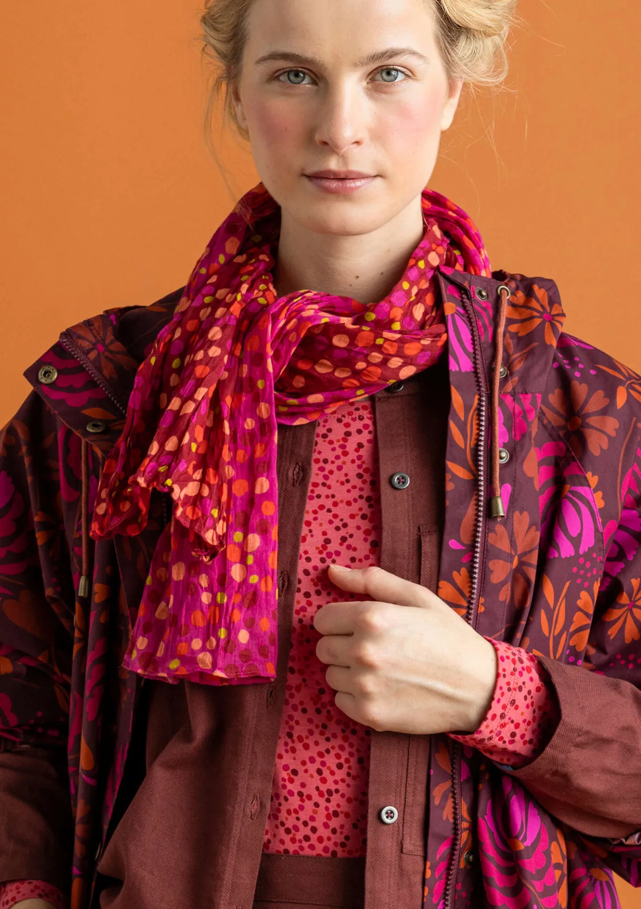 Accessoarer-Gudrun Sjödén Sjal "Hedda" i ekologisk bomull Granatäpple/cerise