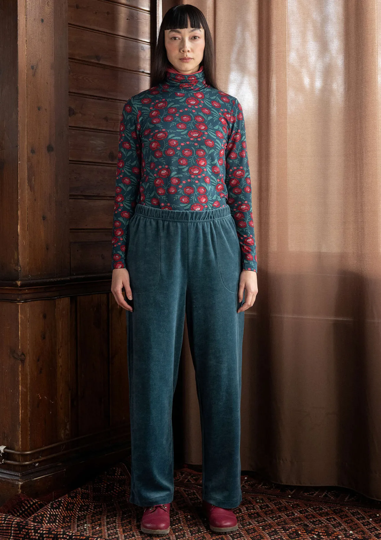 Byxor-Gudrun Sjödén Velourbyxa "Nora" i ekologisk bomull/återvunnen polyester Indigogrön