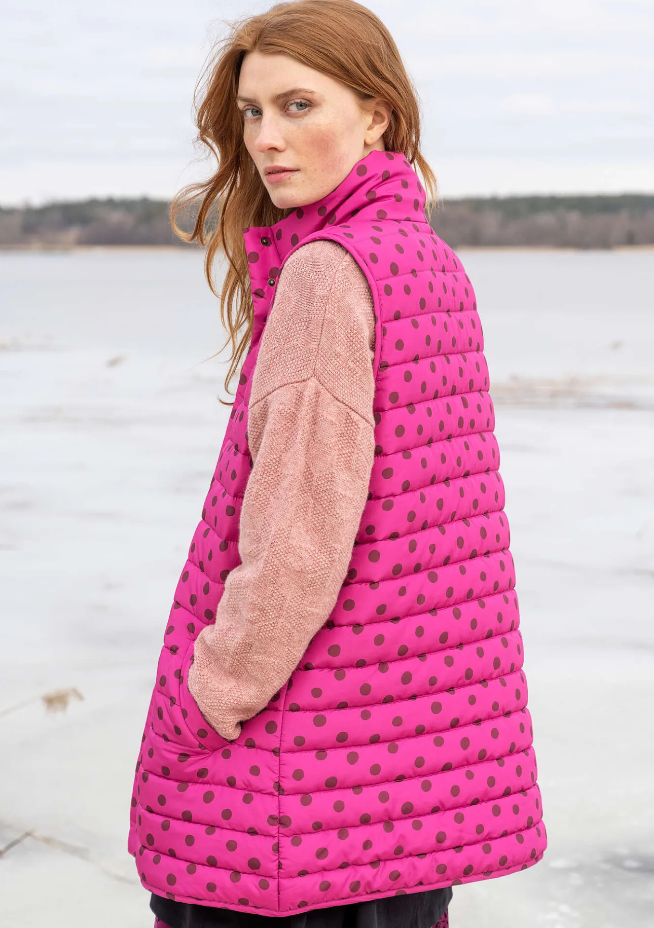 Västar-Gudrun Sjödén Väst "Susan" i återvunnen polyester Cerise