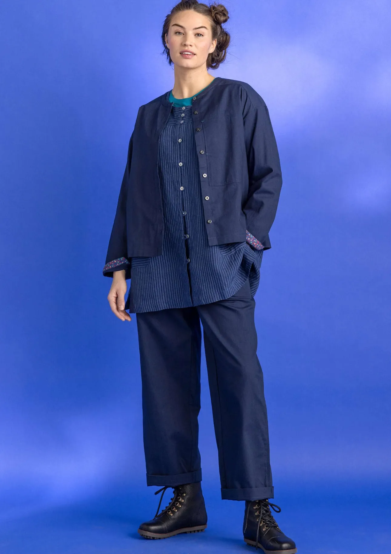 Blusar-Gudrun Sjödén Vävd artistblus ”Asta” i lin Indigo/randig