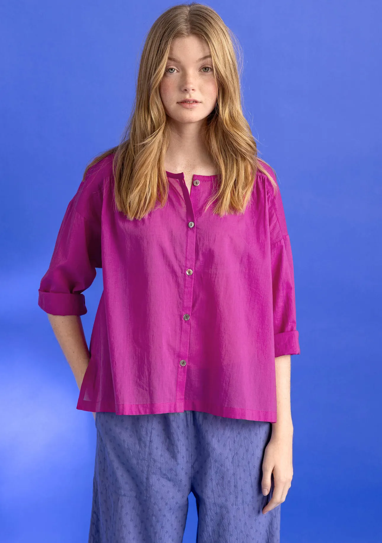 Blusar-Gudrun Sjödén Vävd blus ”Hedda” i ekologisk bomull Cerise
