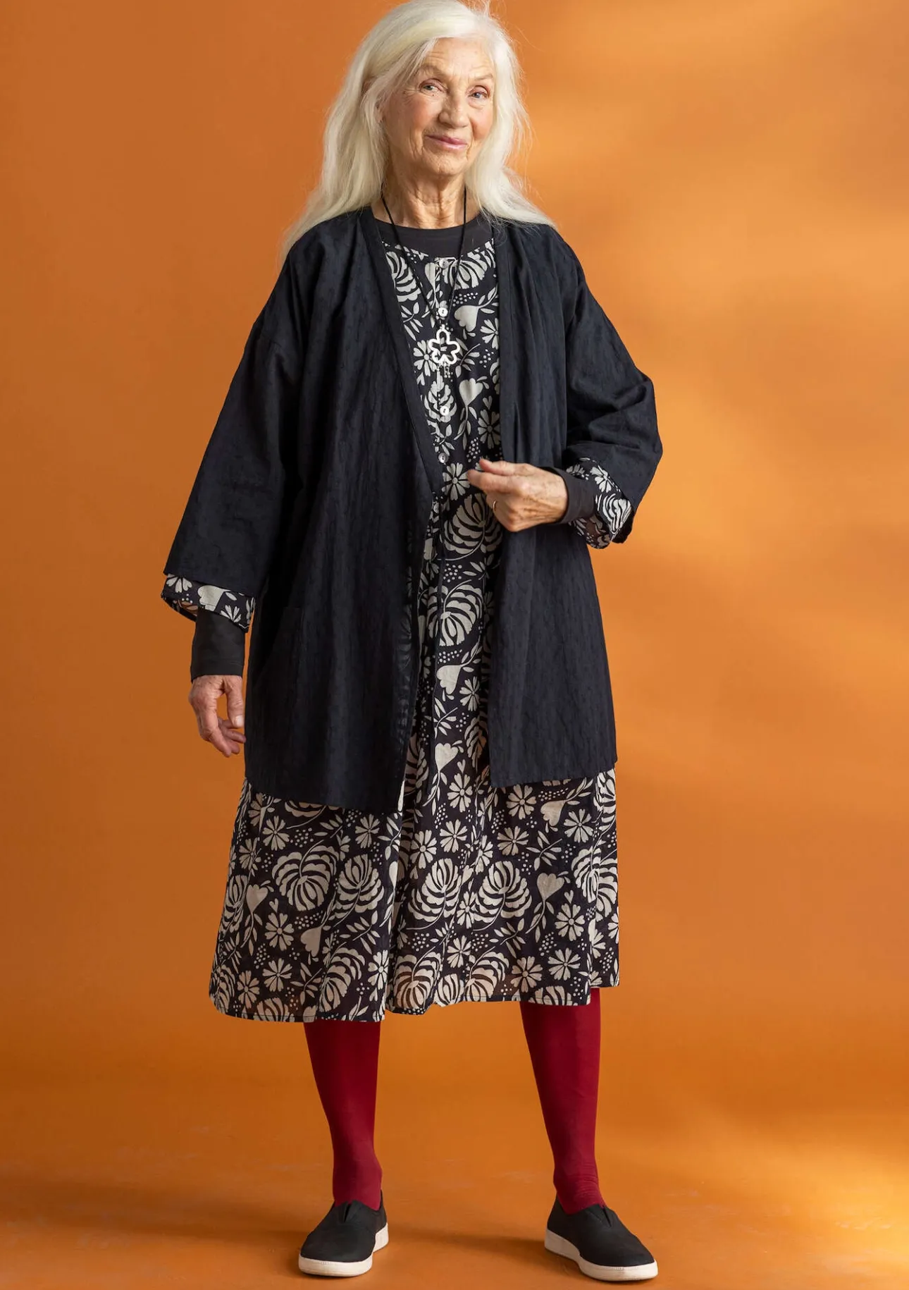 Blusar-Gudrun Sjödén Vävd kimono i ekologisk bomullsdobby Svart