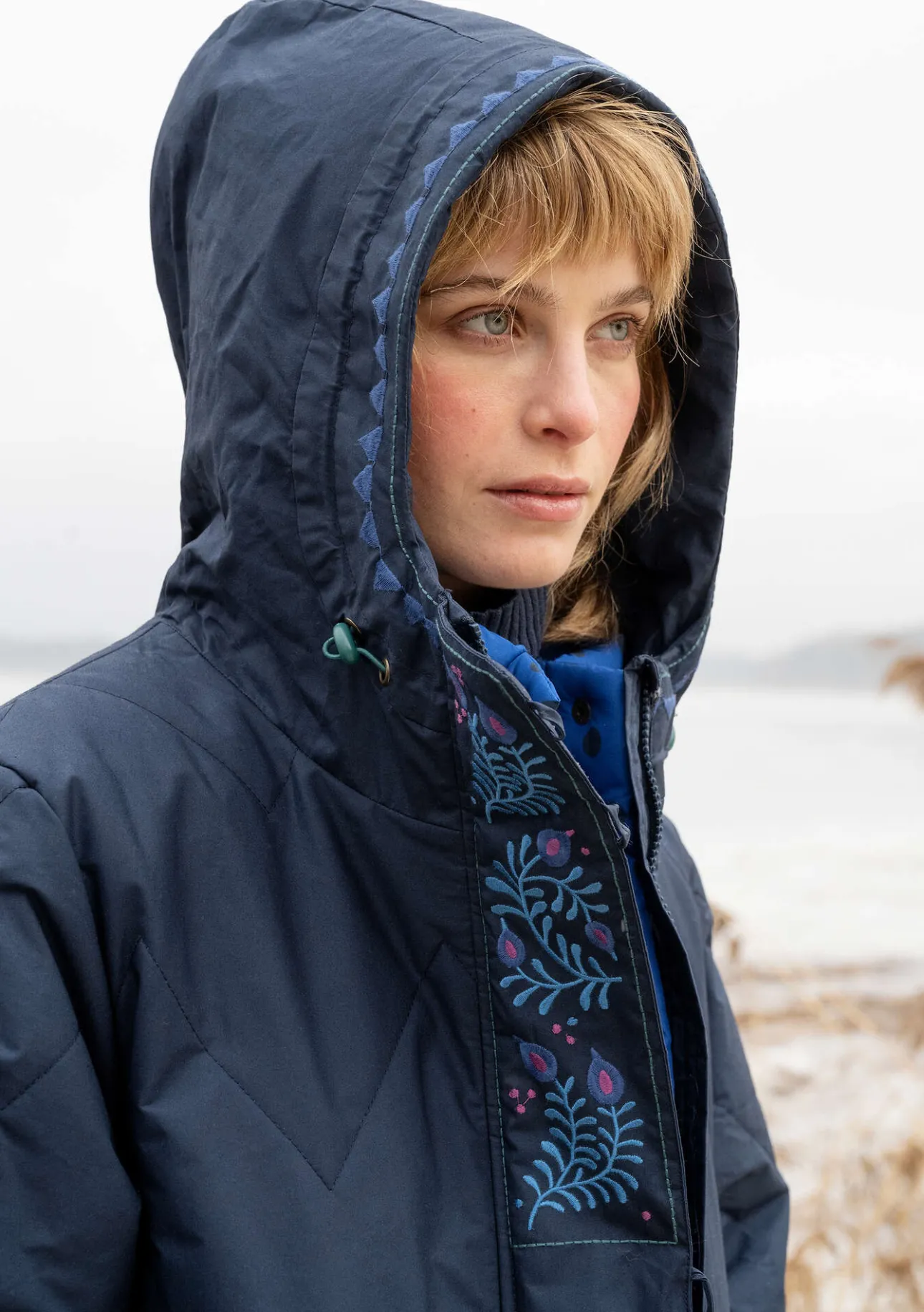 Kappor & Jackor-Gudrun Sjödén Vävd kviltad kappa "Svalbard" Bläck